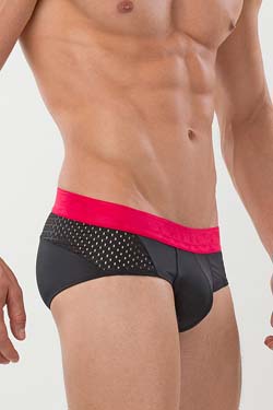 MUNDO UNICO Brief Hong Kong